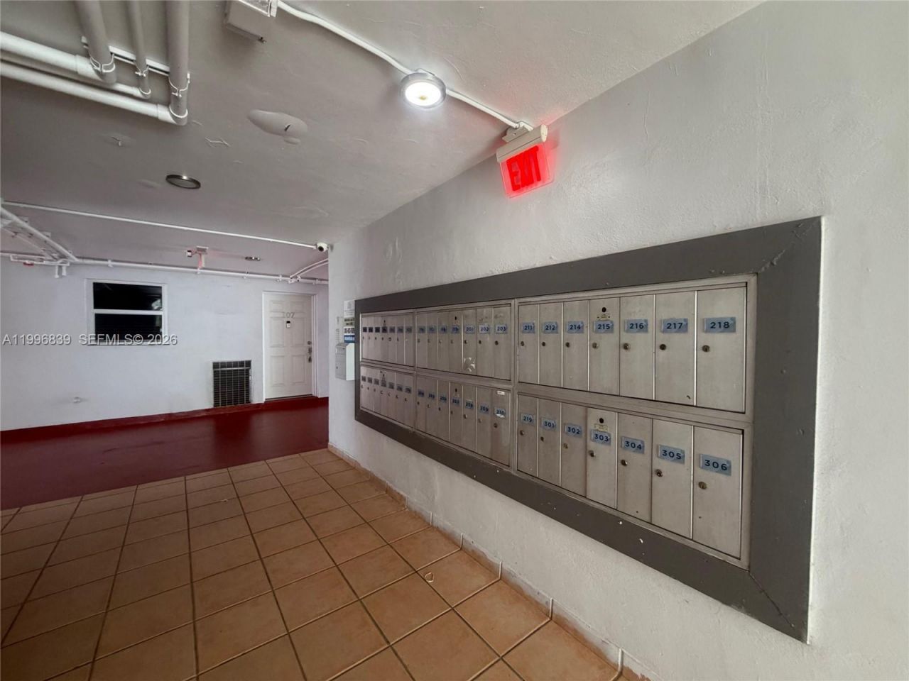 120 Royal Palm Rd , Unit 301, Hialeah Gardens, FL 33016 Photo