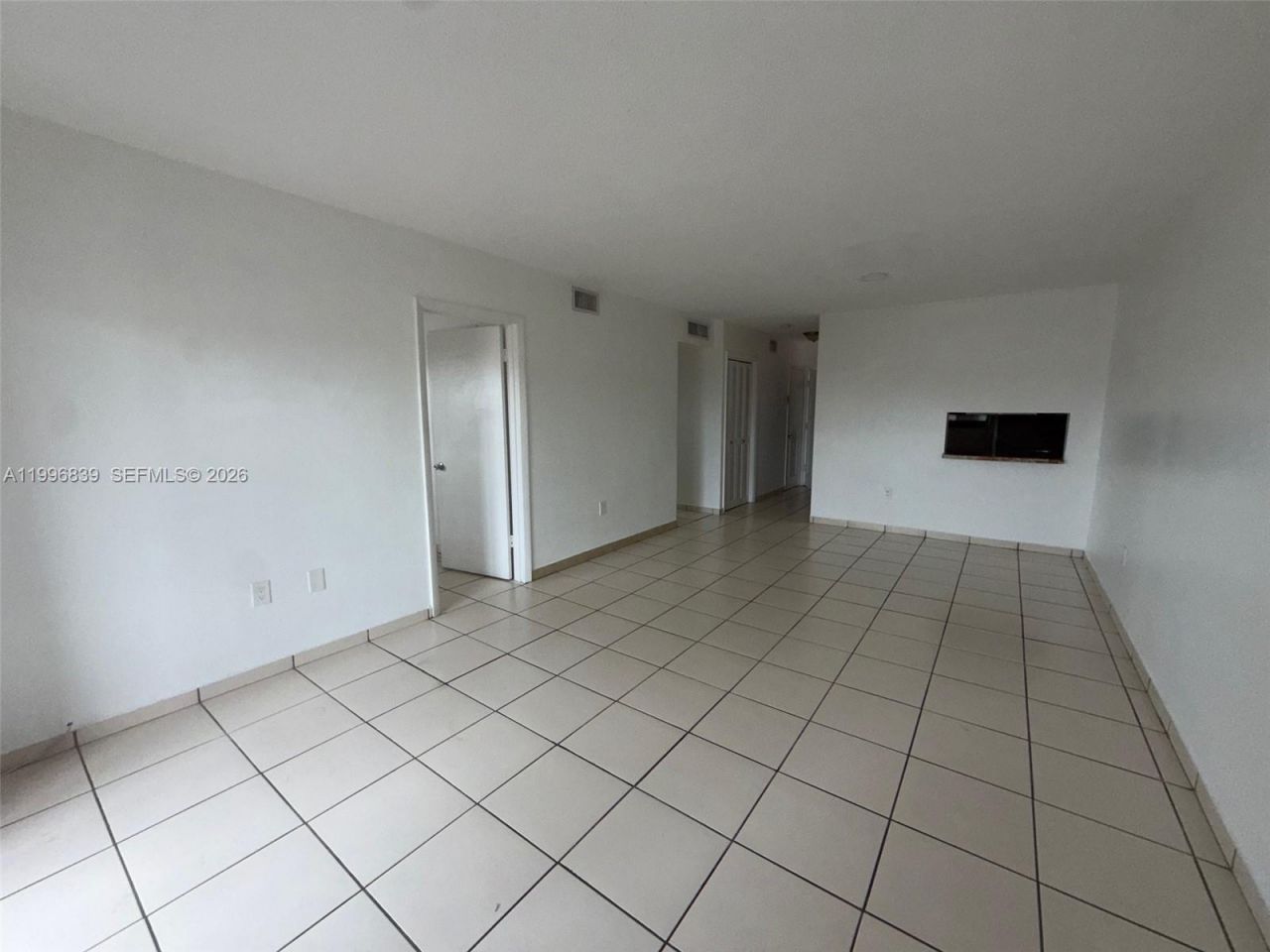 120 Royal Palm Rd , Unit 301, Hialeah Gardens, FL 33016 Photo