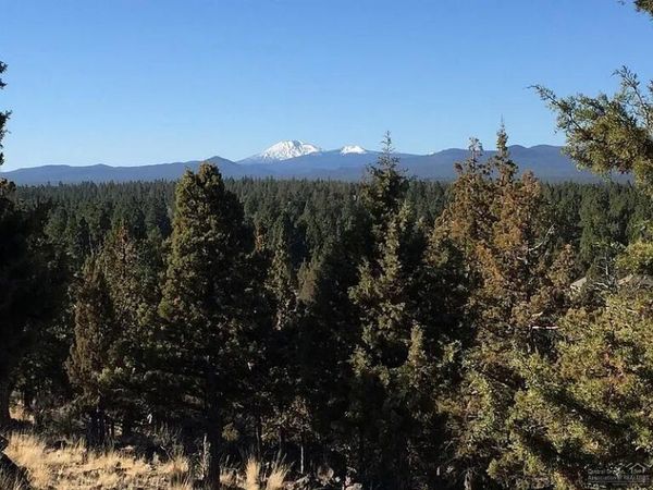 3343 NW Arrowleaf Court, Unit 60, Bend, OR 97703