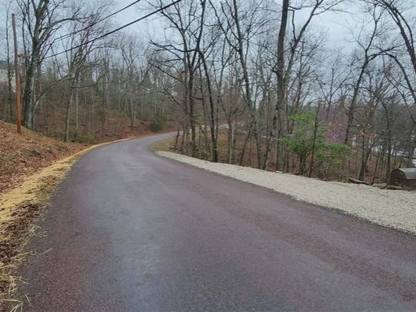 1784 S Lake Sherwood Drive, Marthasville, MO 63357