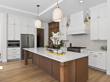 14759 Mcginty Road W, Minnetonka, MN 55391