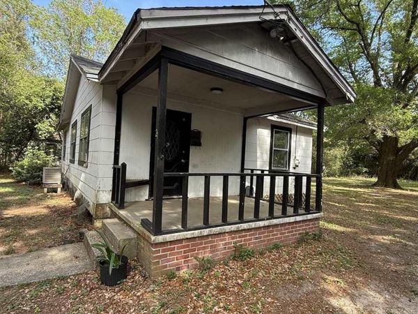 21 Hancock Ln, Pensacola, FL 32503