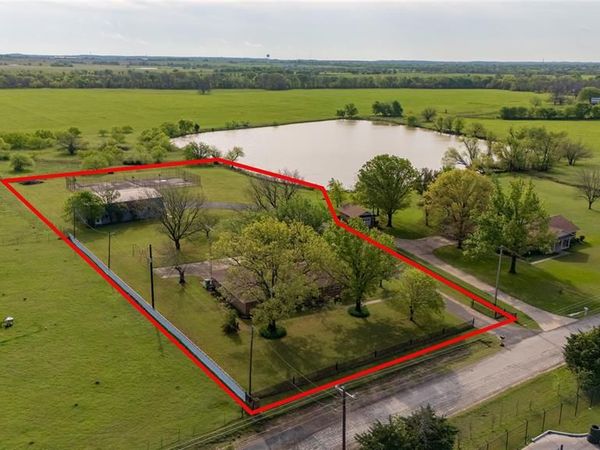 3744 N Weaver Street, Gainesville, TX 76240