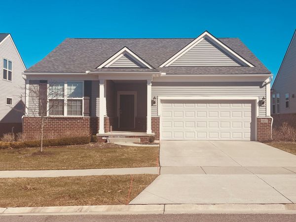 1352 Nuthatch Lane, Lake Orion, MI 48360