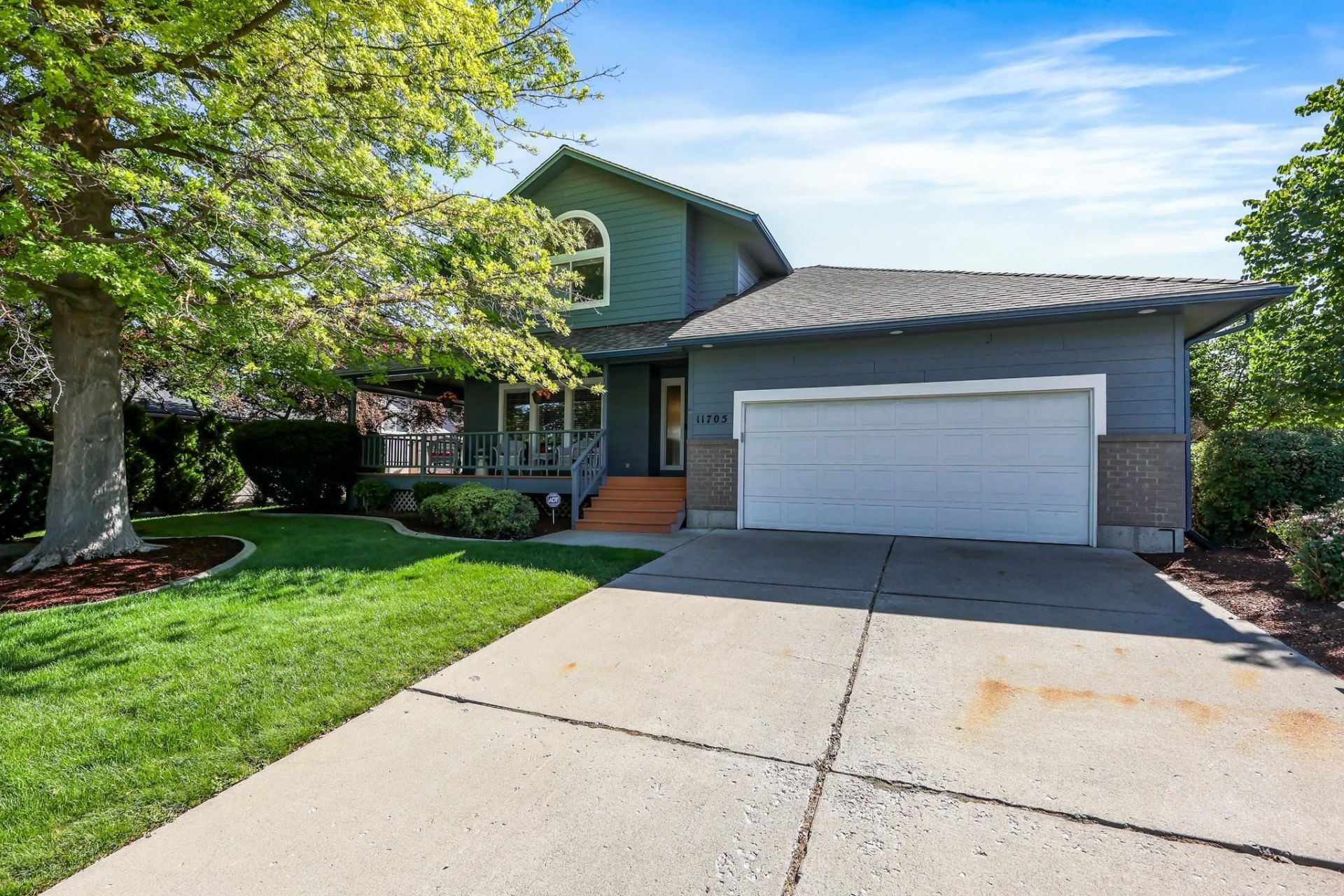 11705 S Littler Dr, Spokane, WA 99223 Main Photo