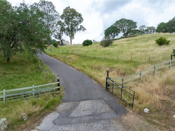 8140 Castenada Lane, Atascadero, CA 93422