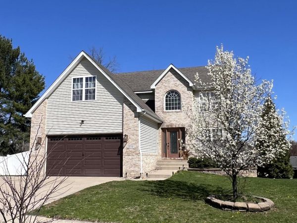 2656 Calaveras Drive, Valparaiso, IN 46385
