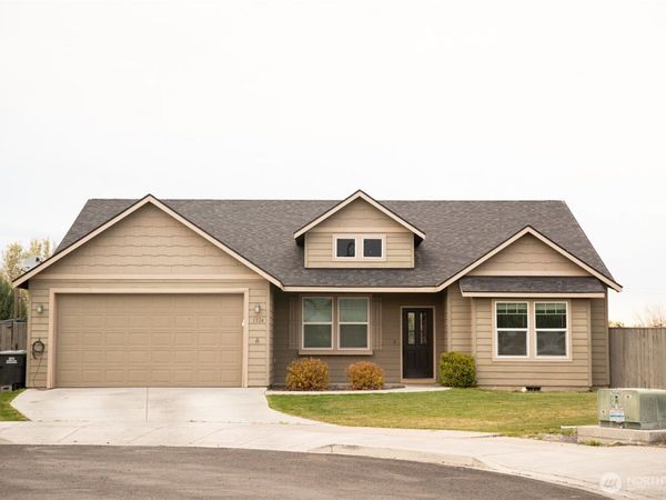 1324 E Polk Court , Moses Lake, WA 98837