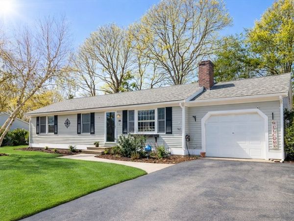 39 Mainsle Ln, Barnstable, MA 02601