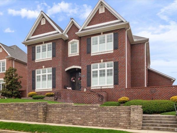 8077 Wyngate Circle, Newburgh, IN 47630