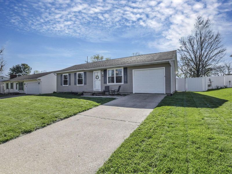 356 Ridgemere Way, Lancaster, OH 43130 Photo 2