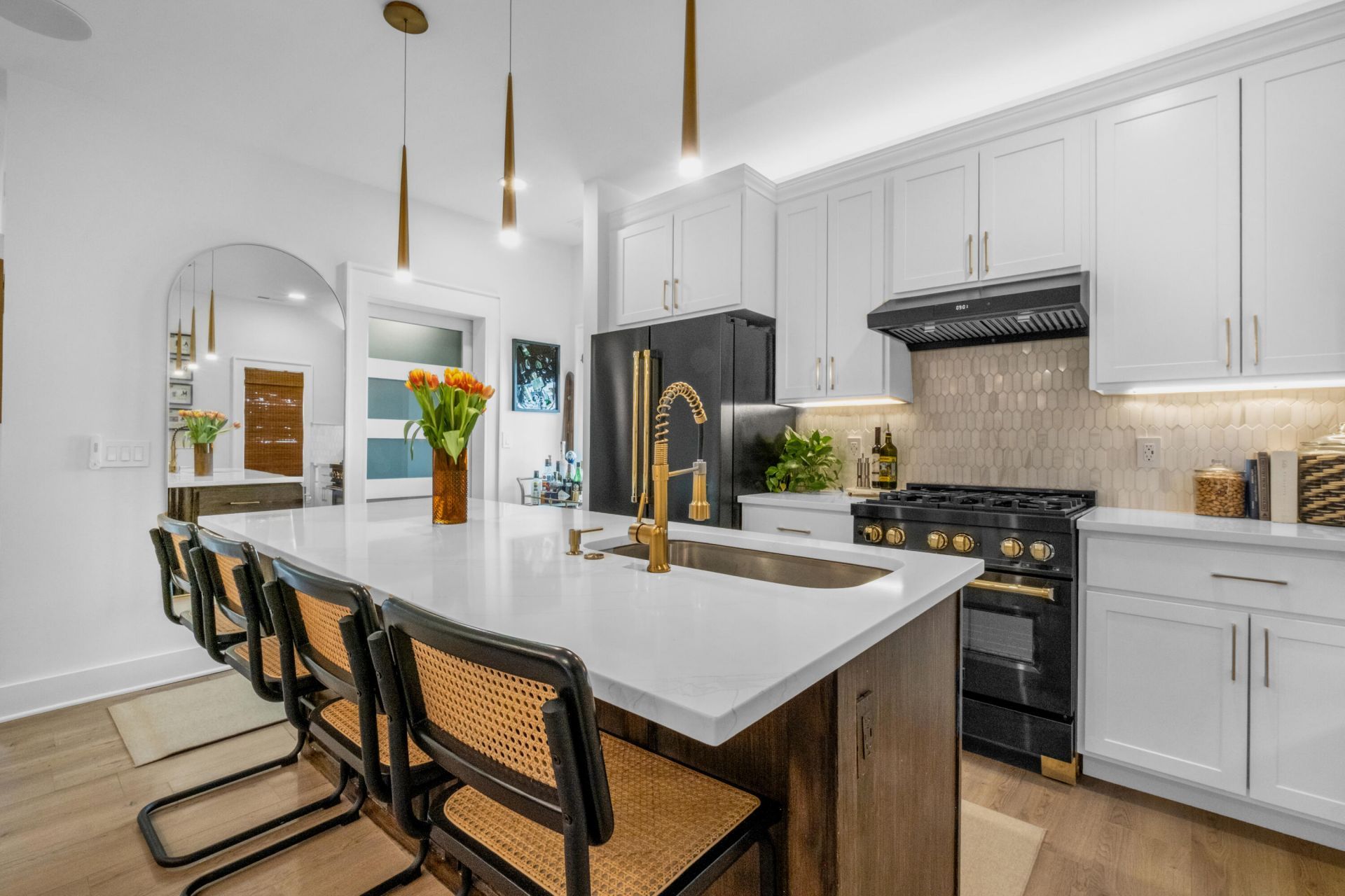 72 Hanover Street Photo 15