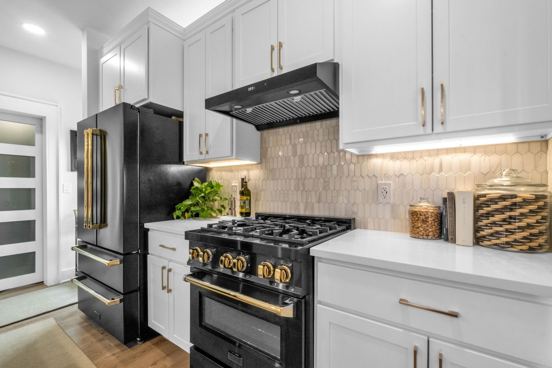 72 Hanover Street Photo 16