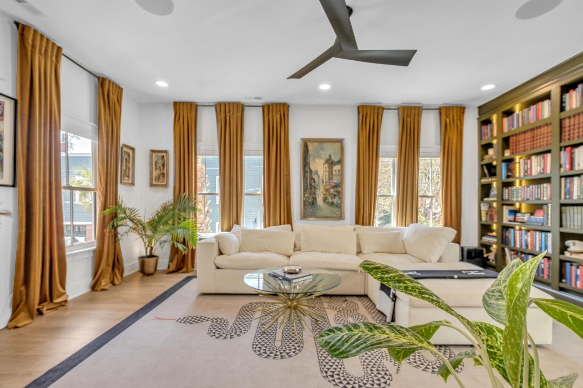 72 Hanover Street Photo 8