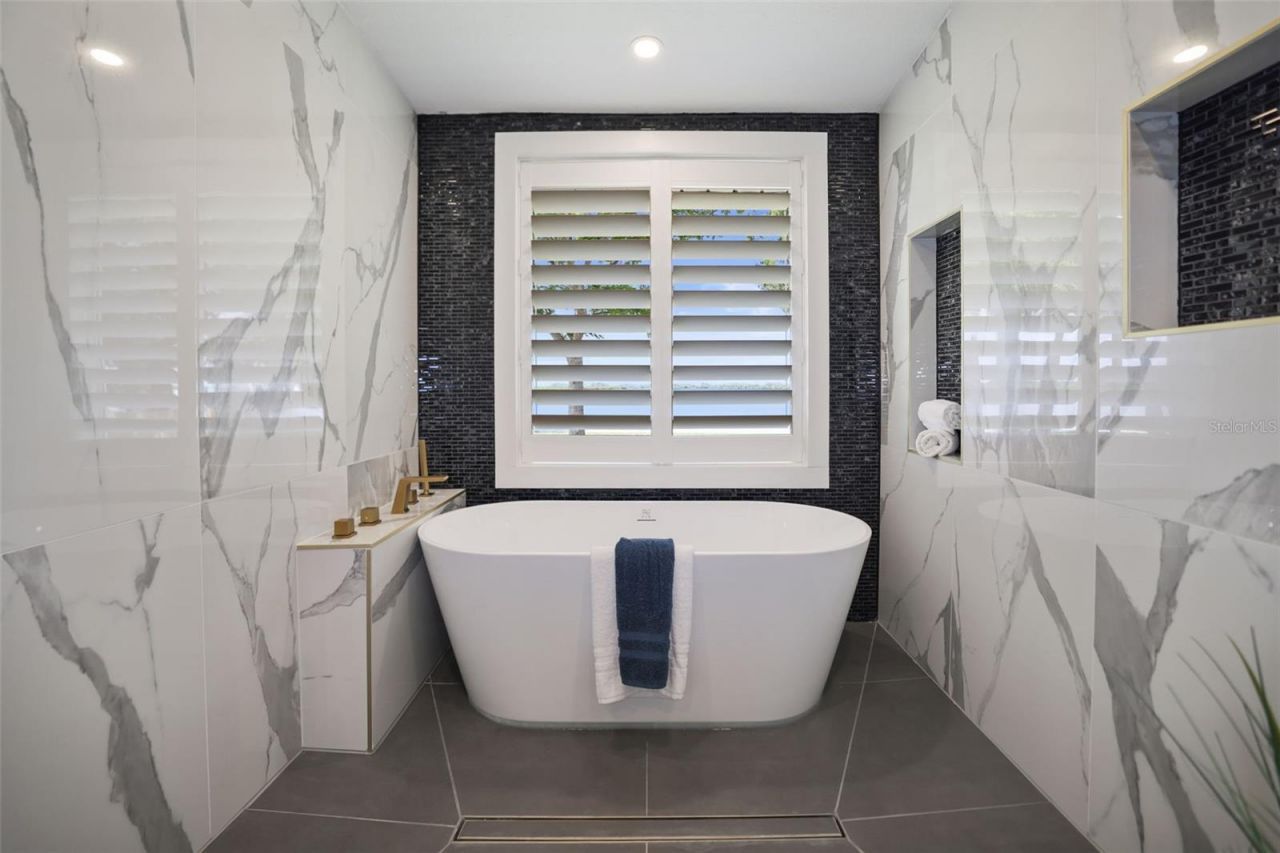 11930 W Bayshore Drive, Crystal River, FL 34429 Photo