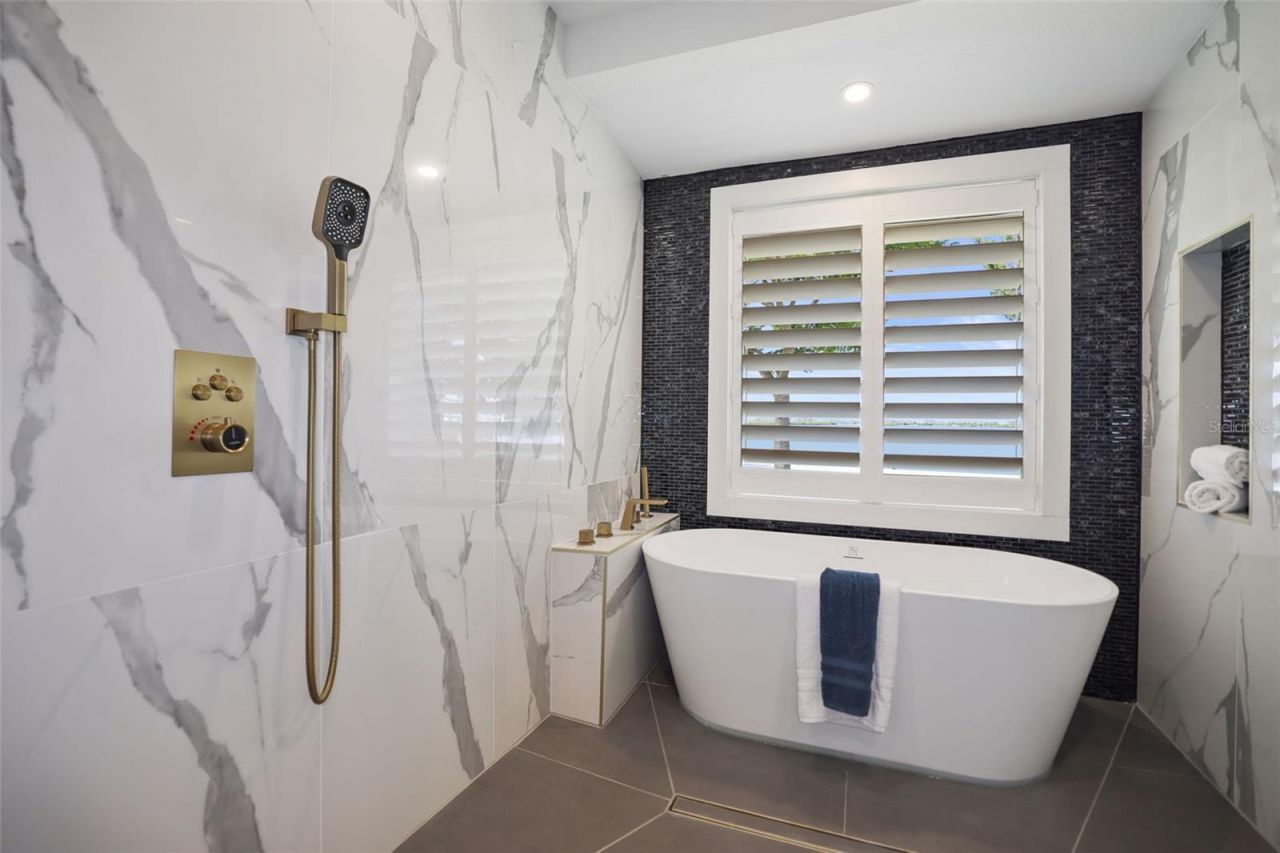 11930 W Bayshore Drive, Crystal River, FL 34429 Photo