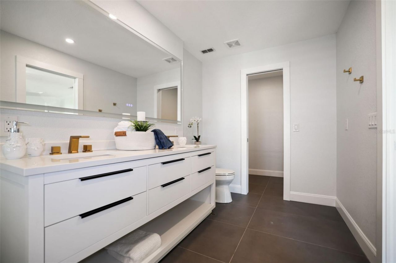 11930 W Bayshore Drive, Crystal River, FL 34429 Photo