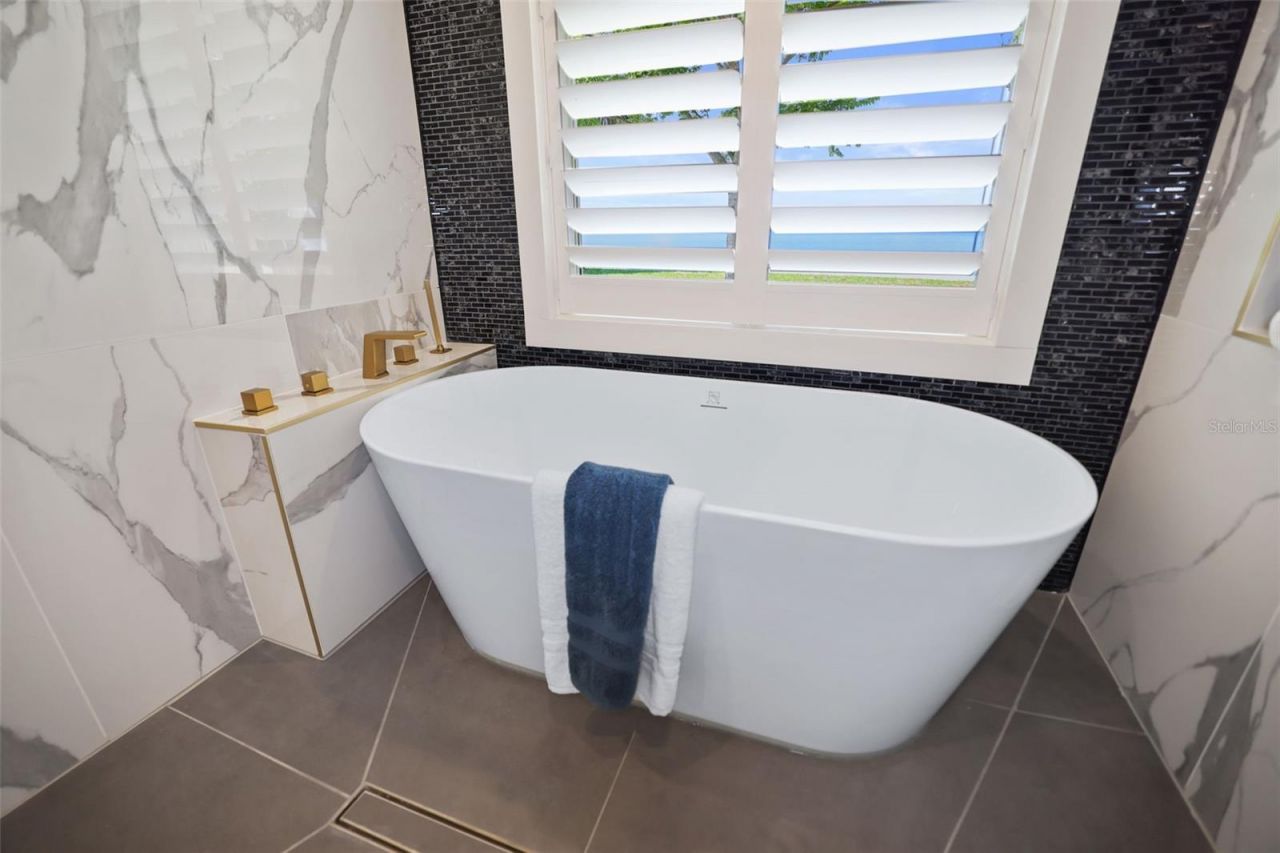 11930 W Bayshore Drive, Crystal River, FL 34429 Photo