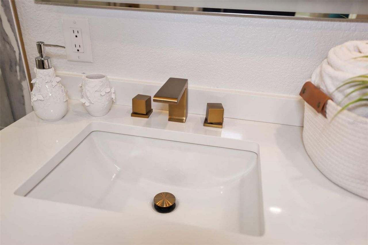 11930 W Bayshore Drive, Crystal River, FL 34429 Photo