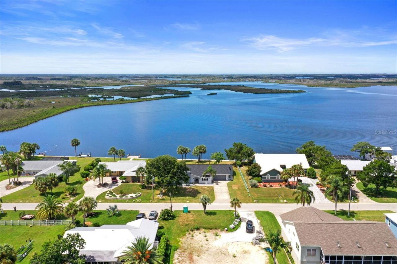 11930 W Bayshore Drive, Crystal River, FL 34429 Photo