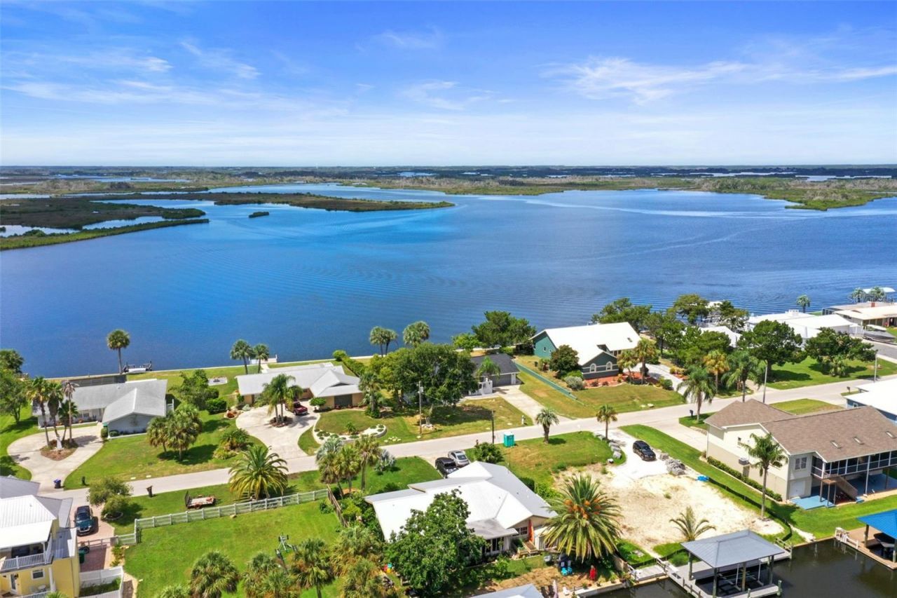 11930 W Bayshore Drive, Crystal River, FL 34429 Photo