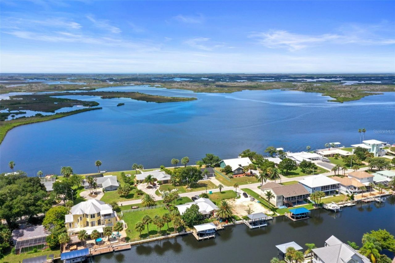 11930 W Bayshore Drive, Crystal River, FL 34429 Photo