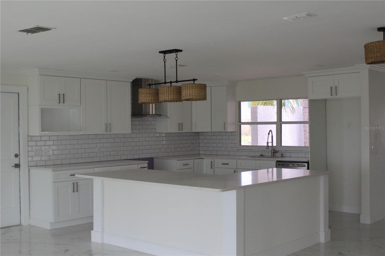 11930 W Bayshore Drive, Crystal River, FL 34429 Photo