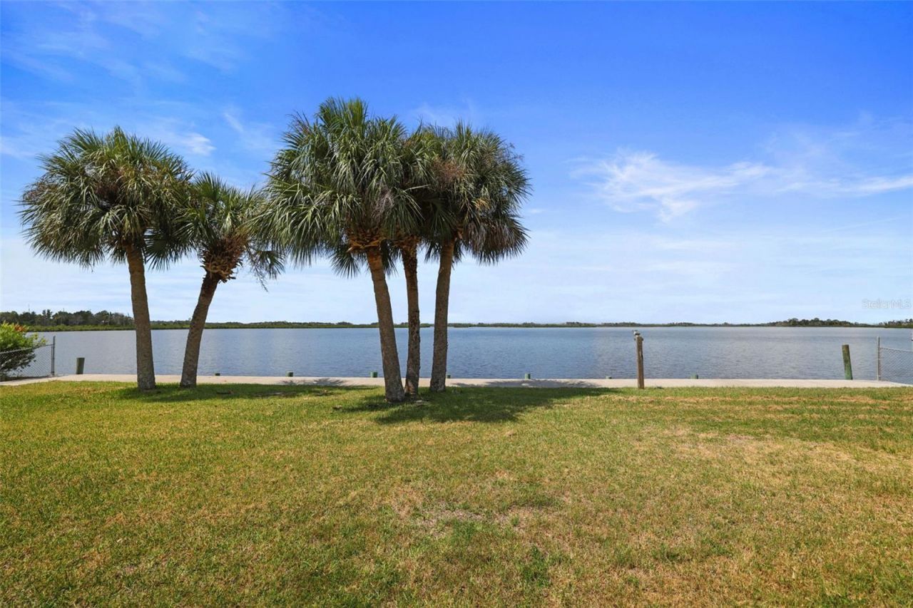 11930 W Bayshore Drive, Crystal River, FL 34429 Photo