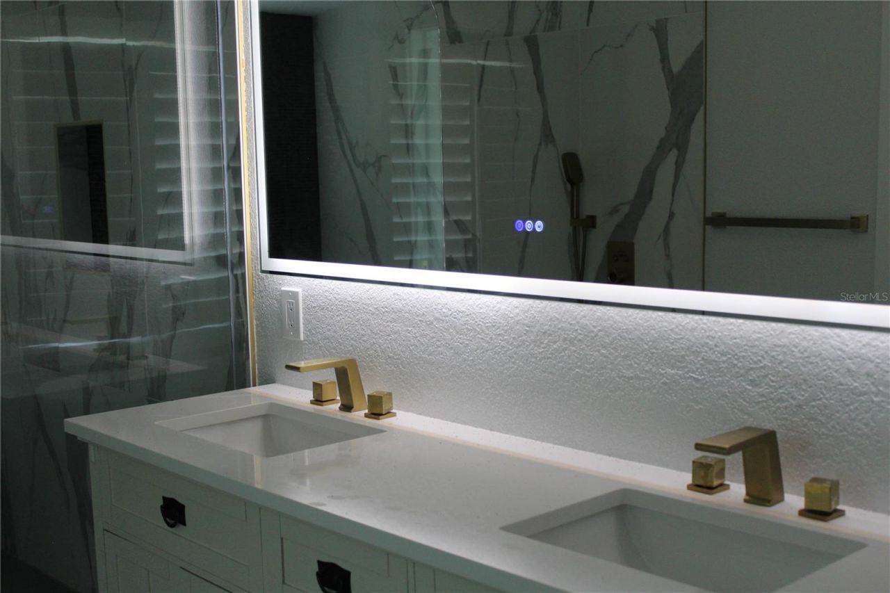 11930 W Bayshore Drive, Crystal River, FL 34429 Photo