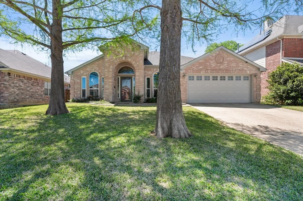 1202 Angel Fire Lane, Arlington, TX 76001 Main Photo