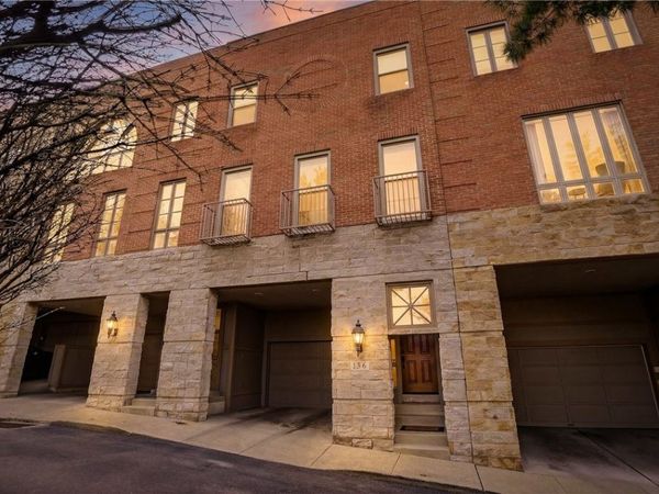 136 N Woodland Rd, Pittsburgh, PA 15232