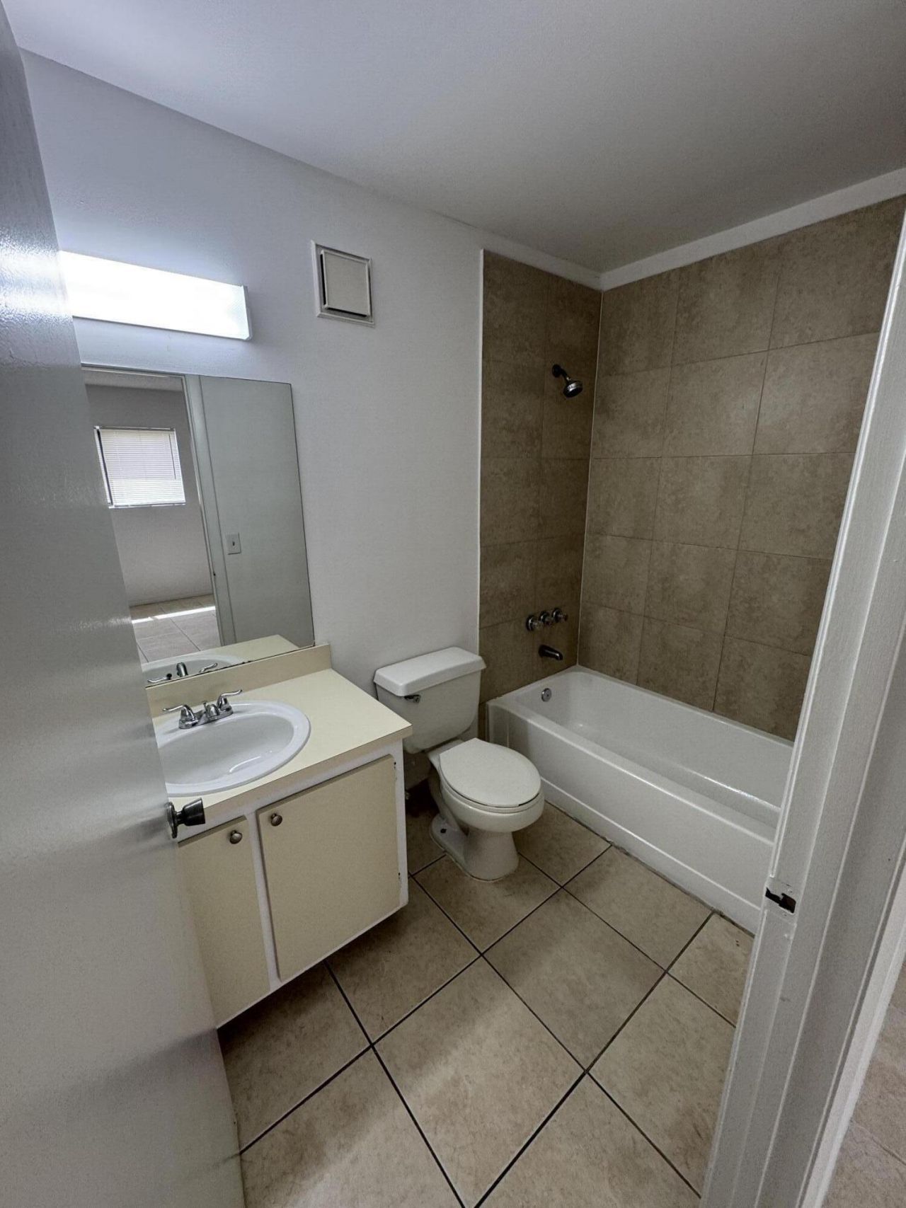 417 E Palm Cir Circle E, Unit 417, Pembroke Pines, FL 33025 Photo