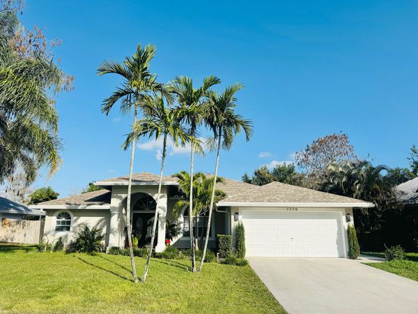 1774 Primrose Lane, Wellington, FL 33414