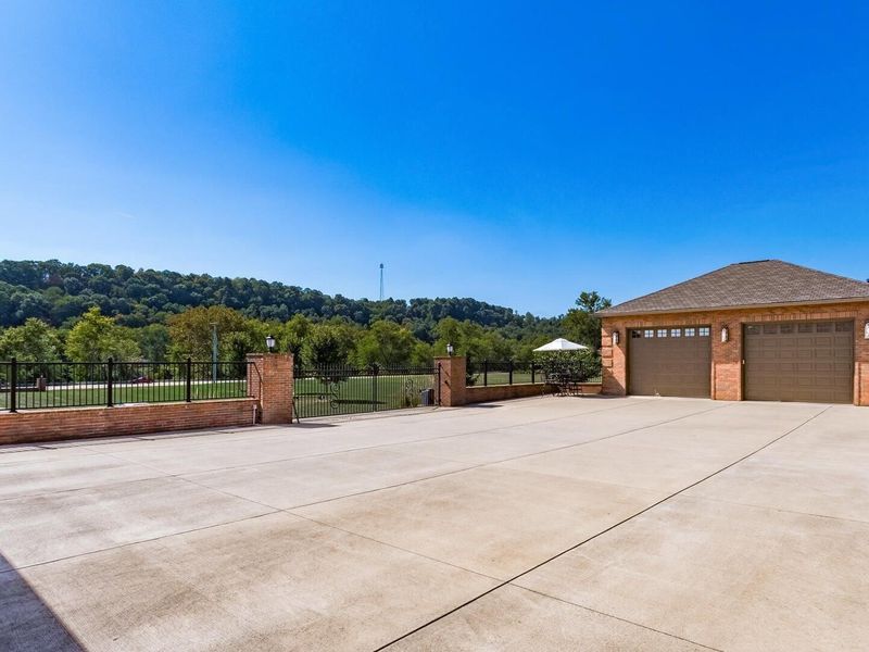 3000 S River Road , Zanesville, OH 43701 Photo 89