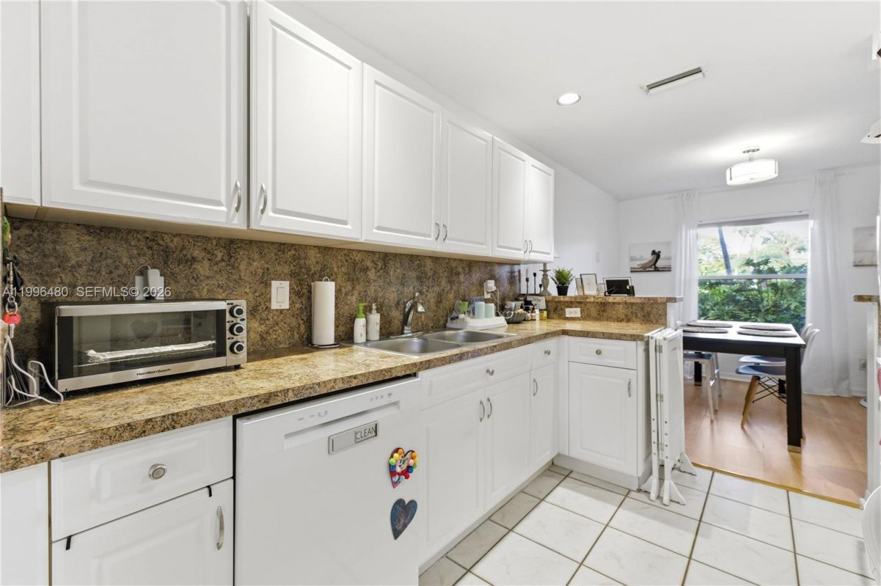 2817 NW 99th Ter , Sunrise, FL 33322 Photo