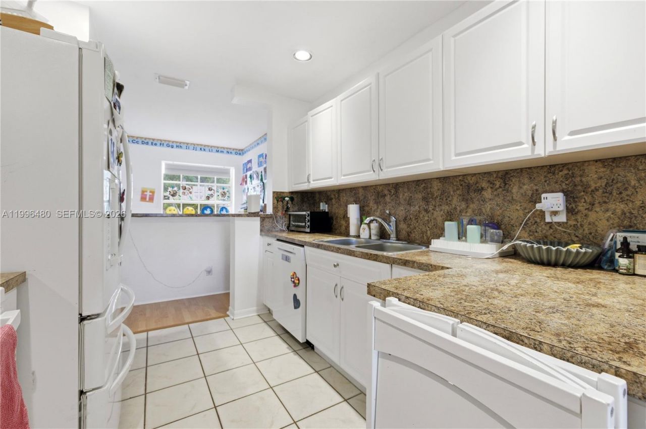 2817 NW 99th Ter, Sunrise, FL 33322 Photo