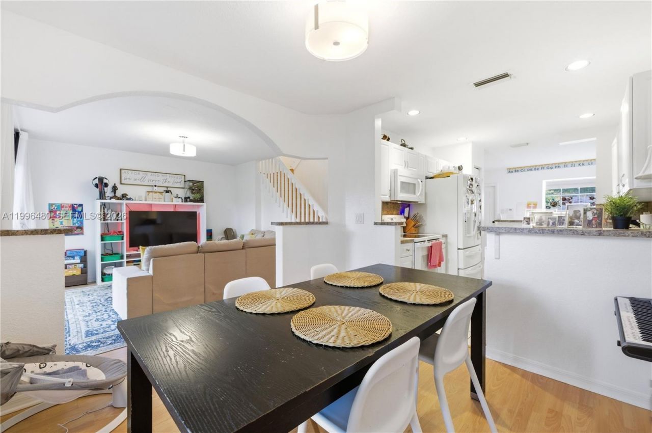 2817 NW 99th Ter , Sunrise, FL 33322 Photo