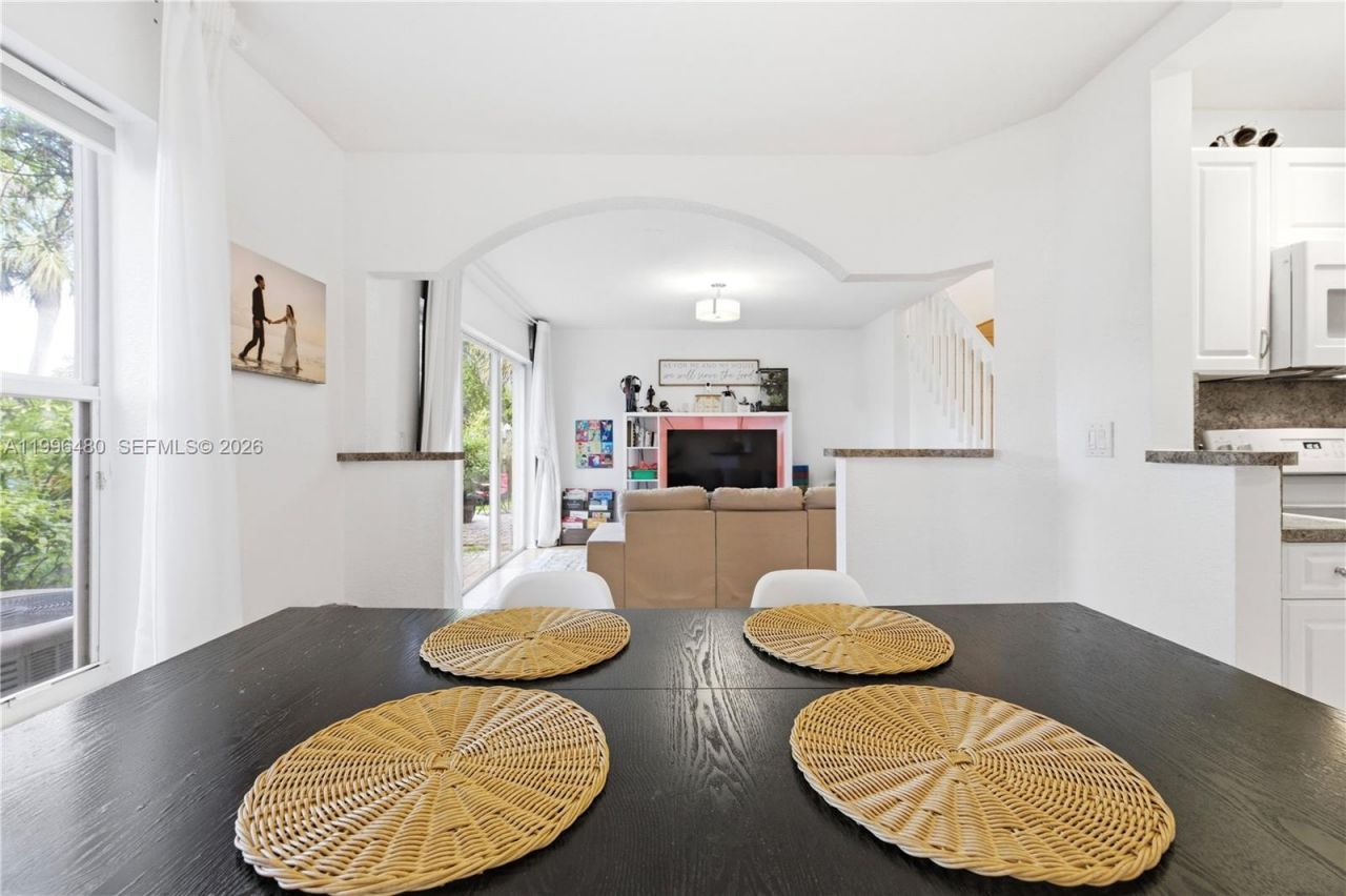 2817 NW 99th Ter, Sunrise, FL 33322 Photo