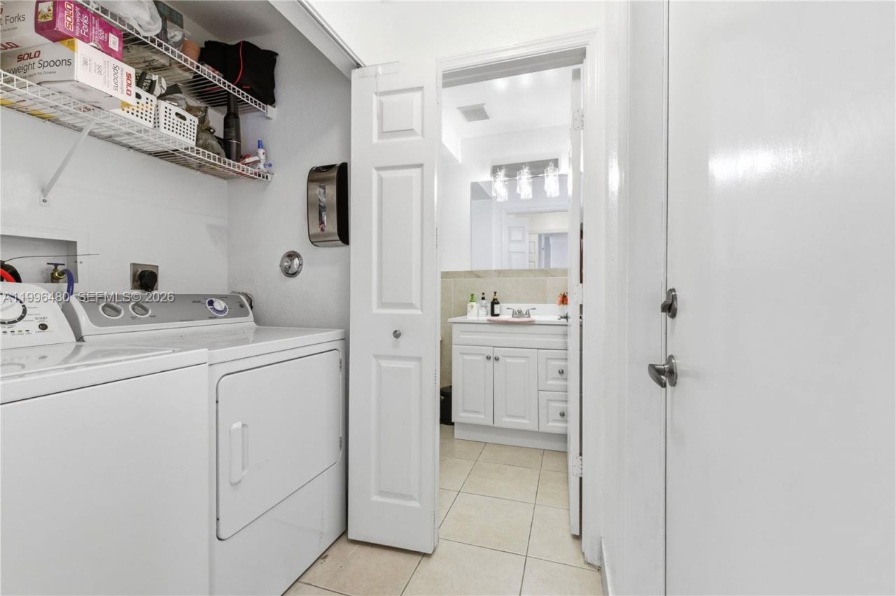 2817 NW 99th Ter, Sunrise, FL 33322 Photo