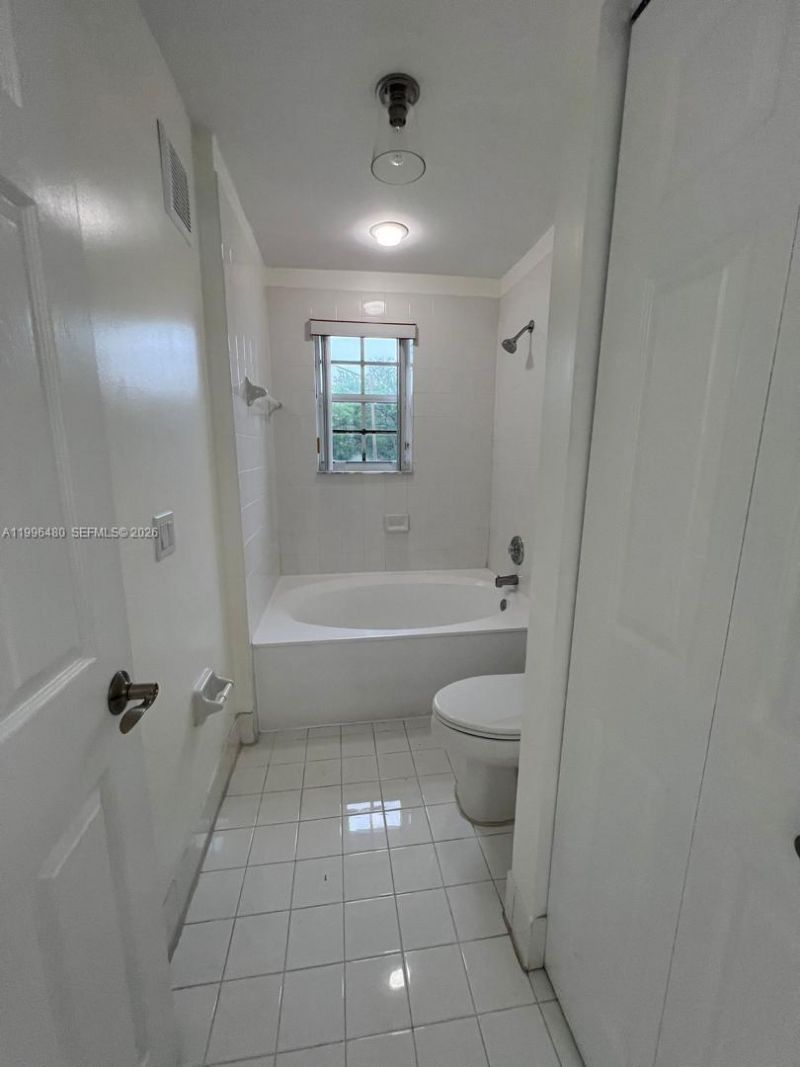 2817 NW 99th Ter, Sunrise, FL 33322 Photo