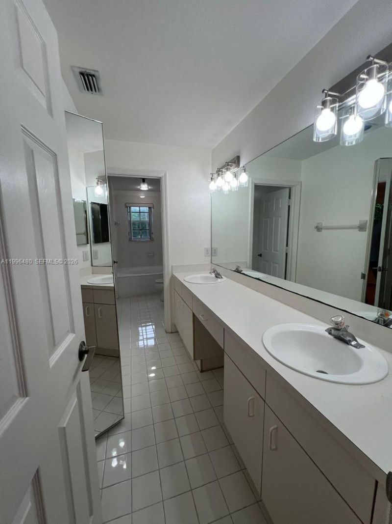 2817 NW 99th Ter, Sunrise, FL 33322 Photo