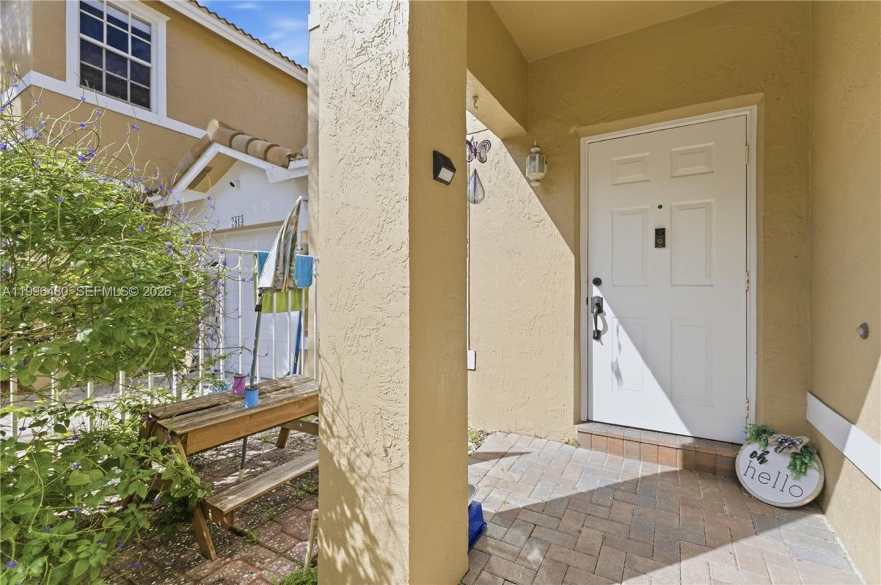 2817 NW 99th Ter , Sunrise, FL 33322 Photo