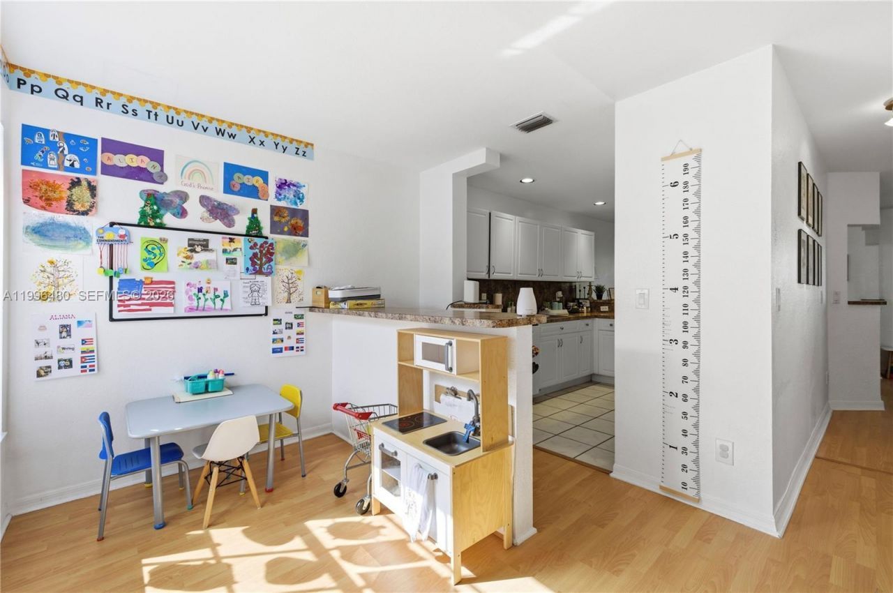 2817 NW 99th Ter, Sunrise, FL 33322 Photo