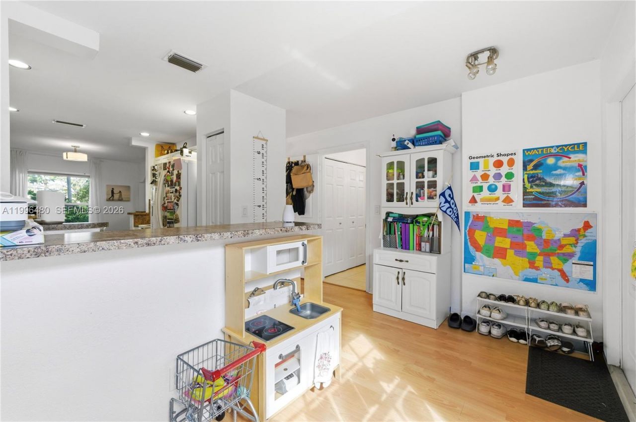 2817 NW 99th Ter , Sunrise, FL 33322 Photo