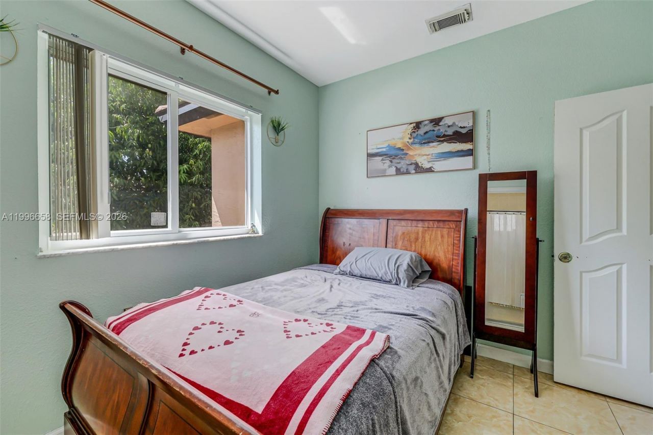 14606 SW 158th Pl , Miami, FL 33196 Photo