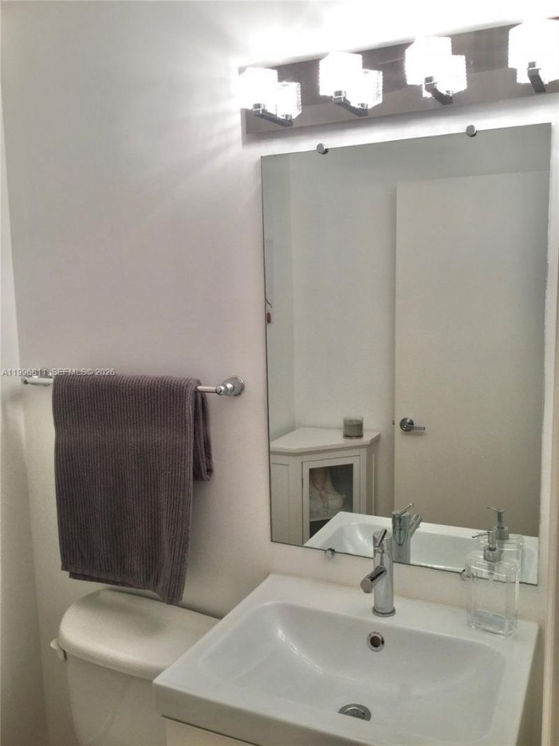 601 NE 36th St, Unit 1208, Miami, FL 33137 Photo