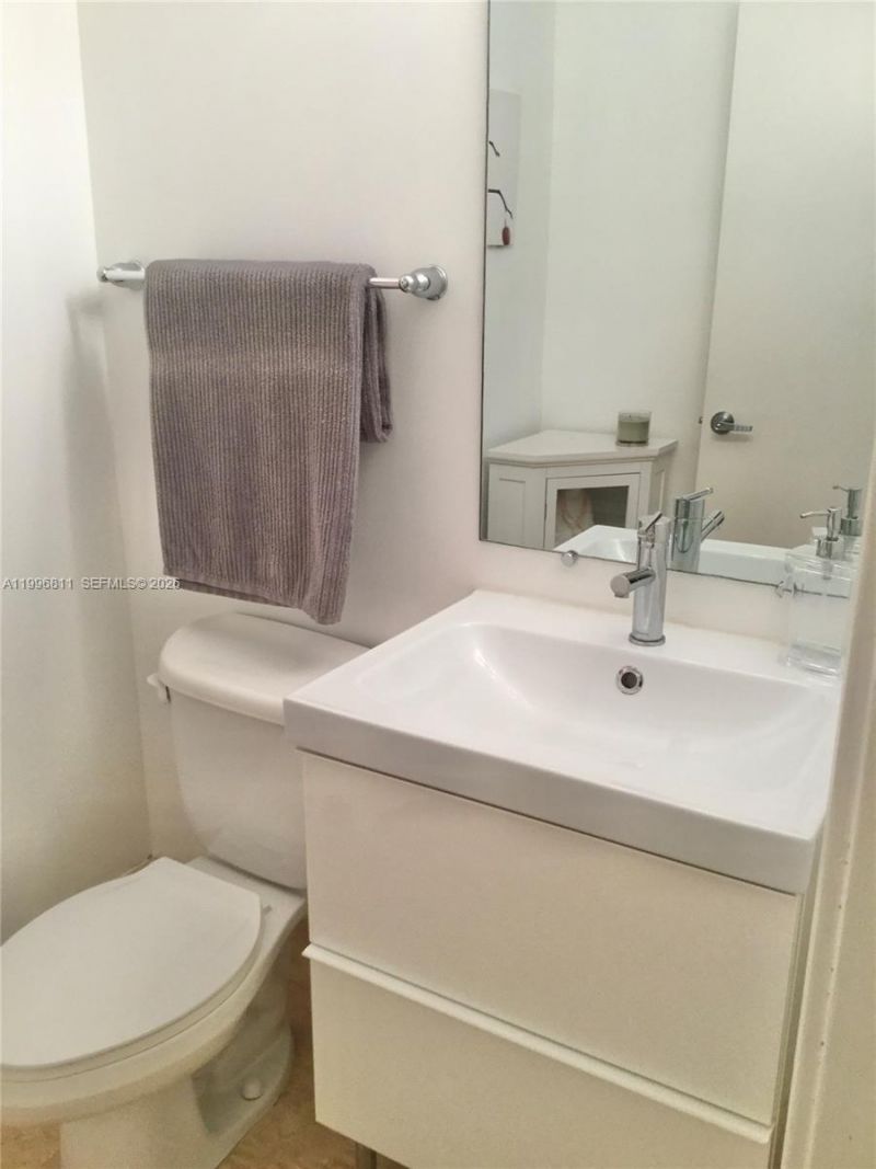 601 NE 36th St, Unit 1208, Miami, FL 33137 Photo