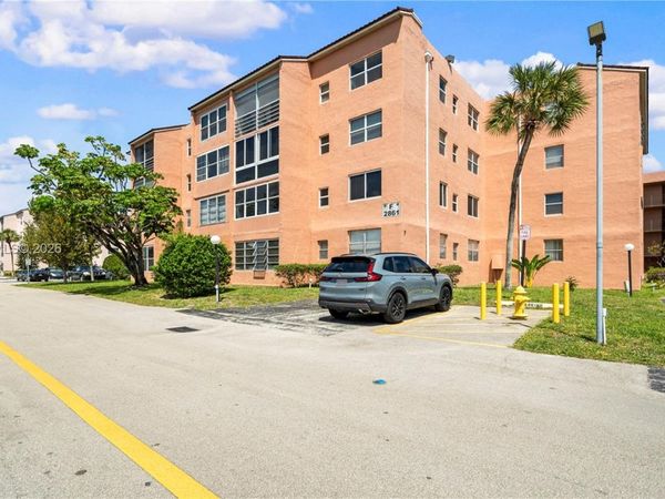 2861 Somerset Dr , Unit 301, Lauderdale Lakes, FL 33311