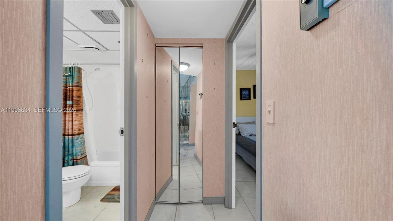 2861 Somerset Dr, Unit 301, Lauderdale Lakes, FL 33311 Photo