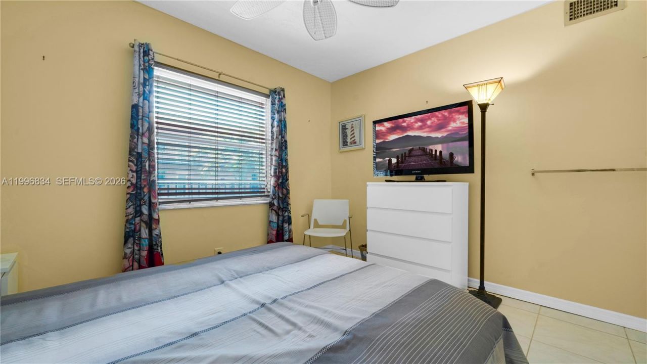 2861 Somerset Dr, Unit 301, Lauderdale Lakes, FL 33311 Photo